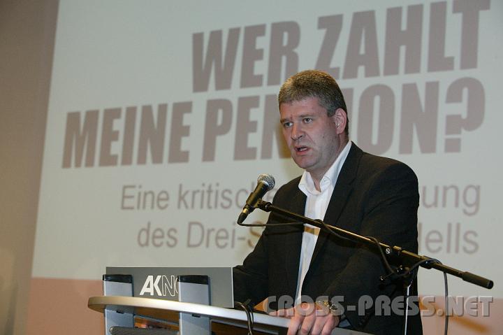 2008.10.25_14.54.06.JPG - Landeshauptmann Stv. Dr. Josef Leitner gibt eine politische Einschtzung zum aktuellen Thema "Wer zahlt meine Pension?", veranstaltet von der AKN.