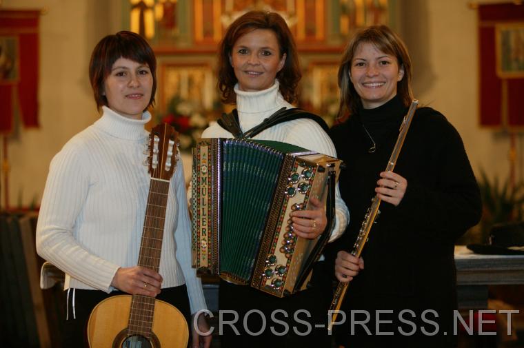 06.12.16_066 'Querpfeifer': Regina Schwingenschlgl, Gertrude Rosenfehllner, Christina Meyer