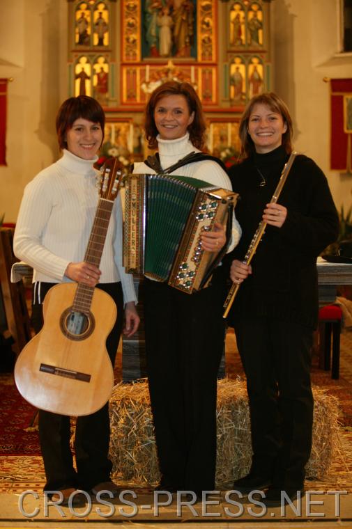 06.12.16_070 'Querpfeifer': Regina Schwingenschlgl, Gertrude Rosenfehllner, Christina Meyer