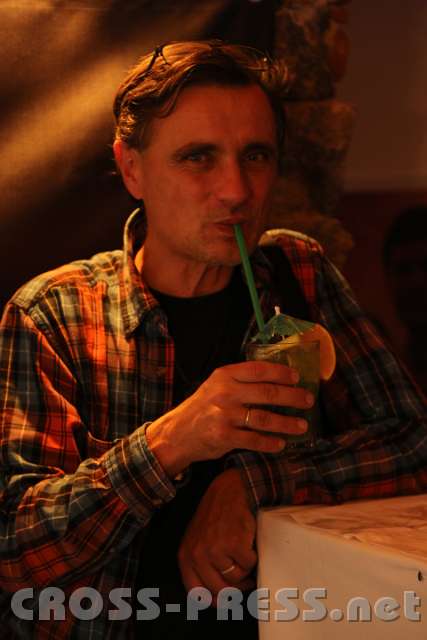 2013.09.28_00.09.22.jpg