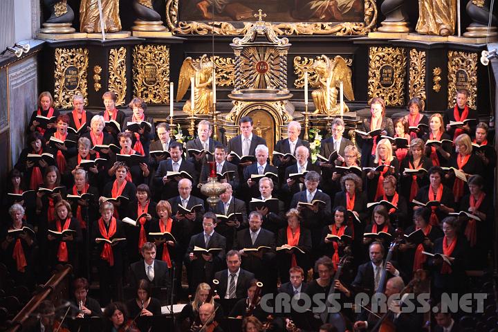 2009.10.04_16.29.43.jpg - Der erfolgreiche Chor der "Sänger Gottes", "Cantores Dei", aus Allhartsberg.
