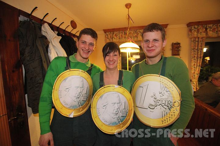 2009.02.14_22.46.18.jpg - Platz 4. fr Team "Sparefroh" Bernhard und Wolfgang Wimmer mit Michaela Praml.