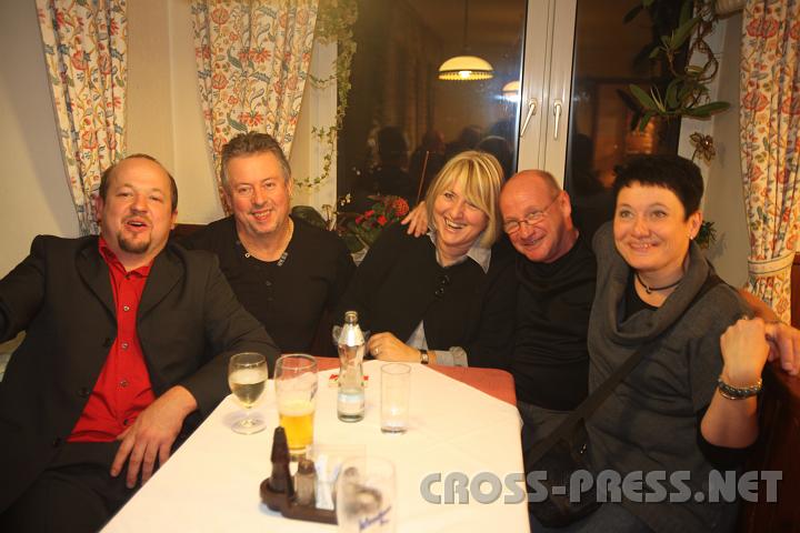 2009.10.17_22.43.08.jpg - Franz Hochwallner, Reinhold Wieser, Carmen Mller, die extra aus Deutschland angereist war, Edi Kleinhagauer und Marion Wieser.