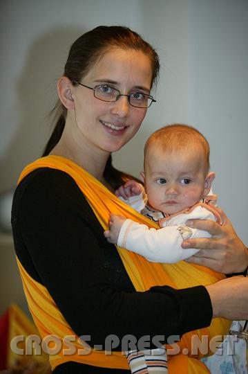 2008.09.27_12.16.40.JPG - Physiotherapeutin Kathi Tanzer mit Shnchen Jonas.